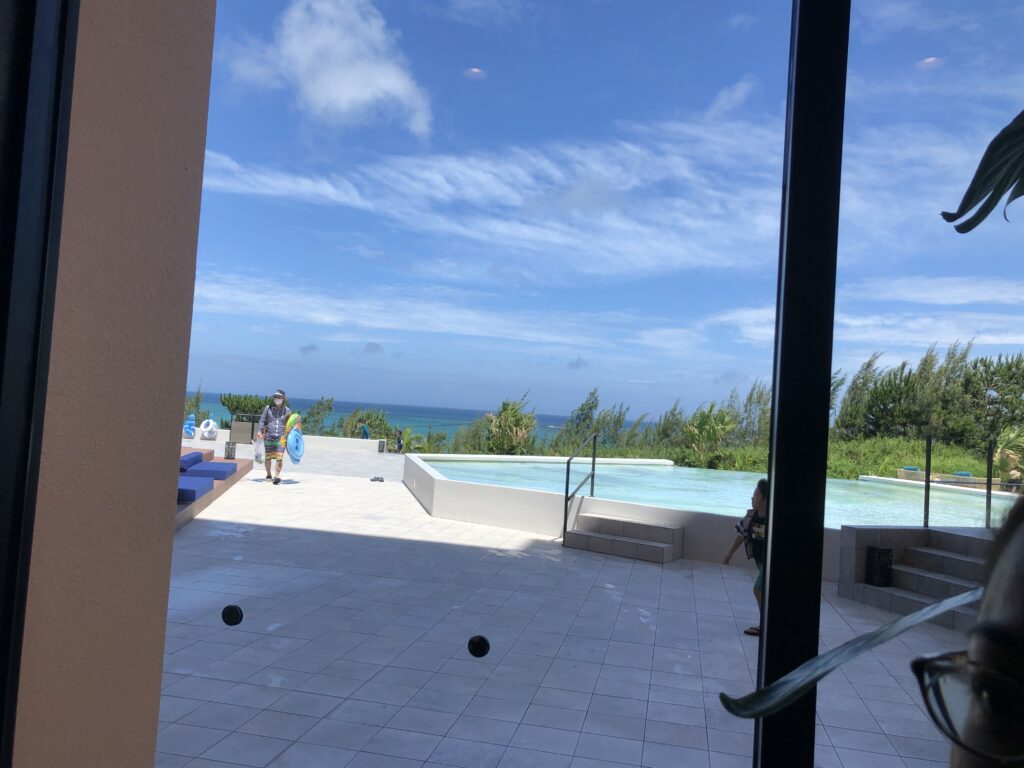 沖縄の子連れ向けリゾートホテル。夏休みは早めの予約が安心